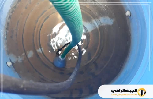 نظافة مضمونة مع شركة تنظيف خزانات بالرياض البيت الراقي باستخدام مواد آمنة، اتصل الآن 0550071994.